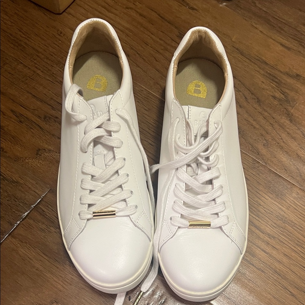 Bared Footwear Whimbrel White Leather Gold star Sneakers - 39